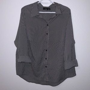 APT.9  Women’s Black and White Stripped Button Up